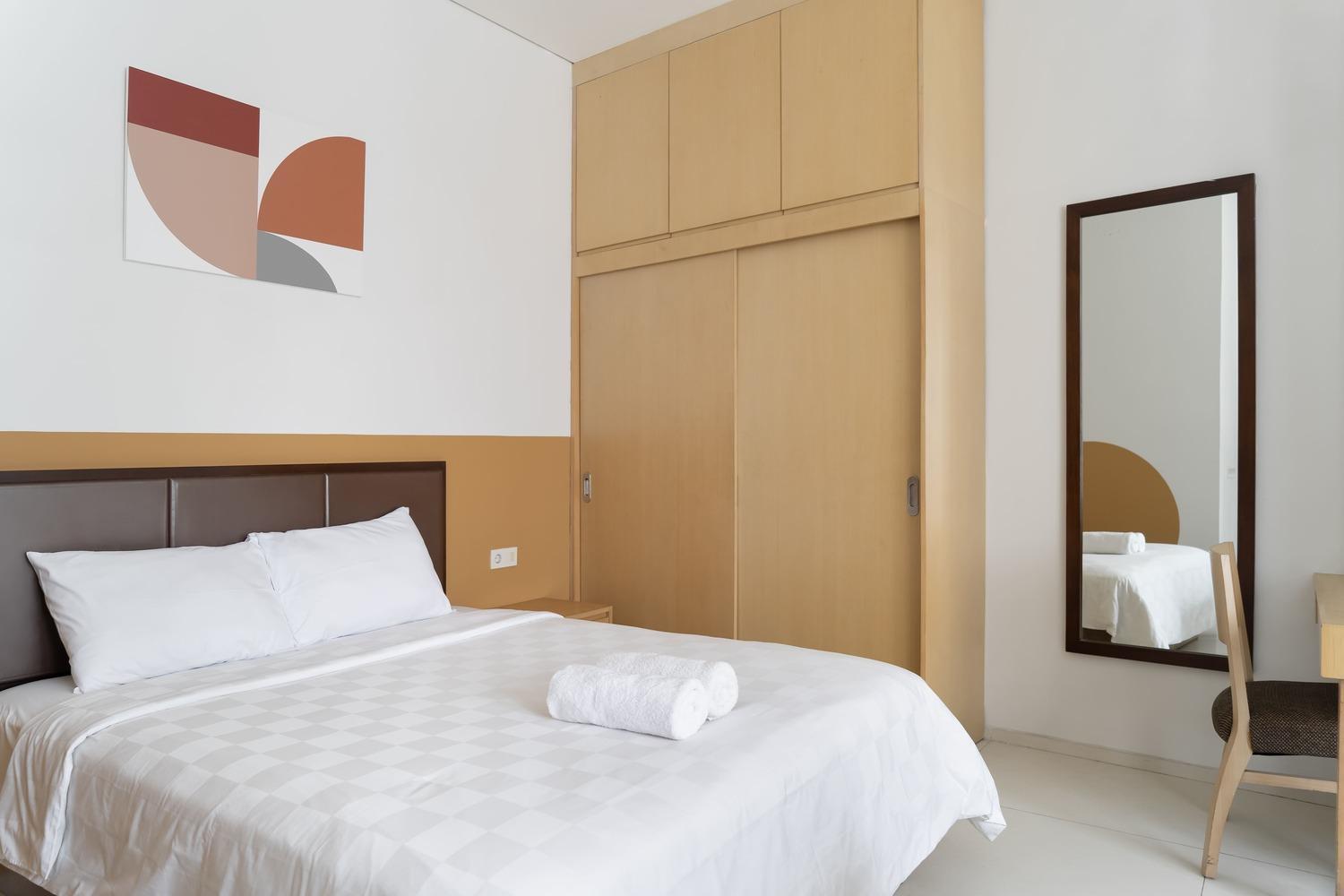 Отель Cove Mk House Senopati Джакарта Экстерьер фото