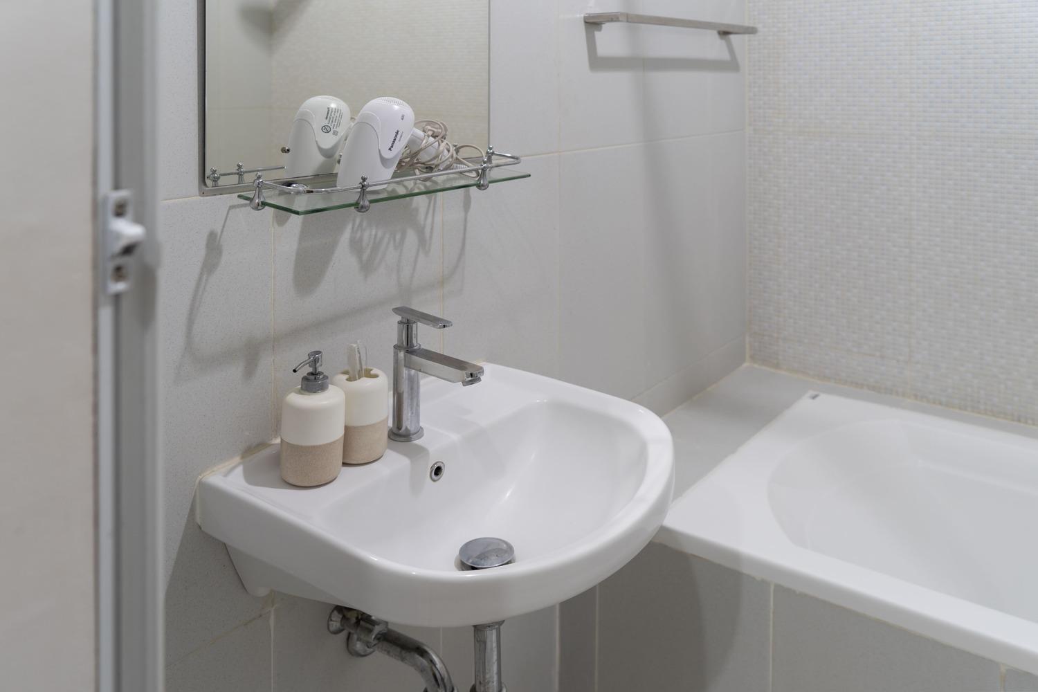 Отель Cove Mk House Senopati Джакарта Экстерьер фото