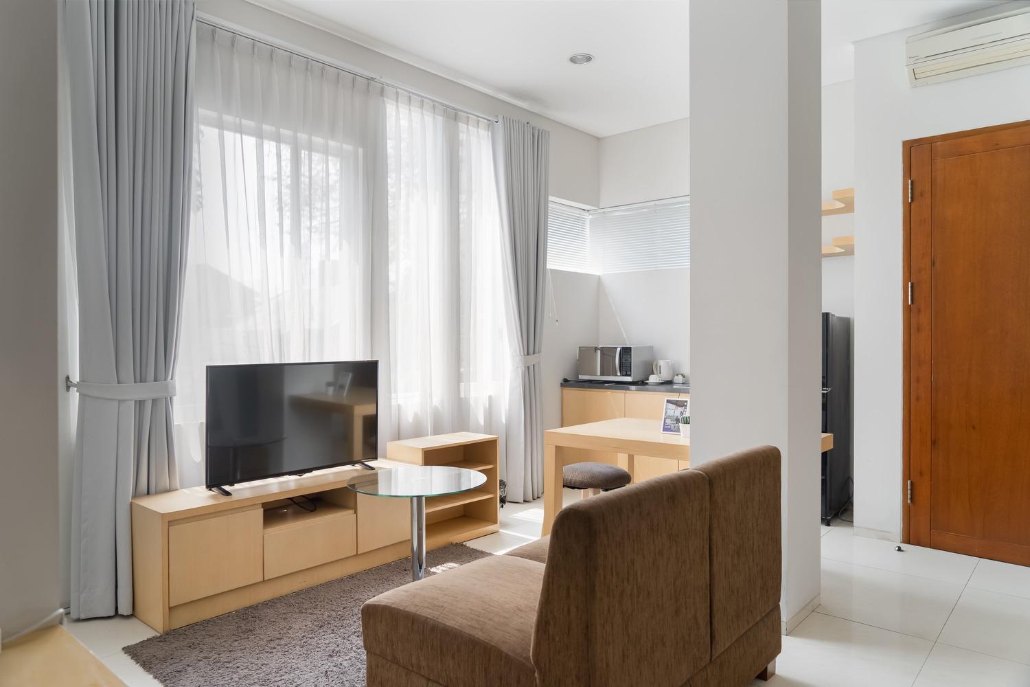 Отель Cove Mk House Senopati Джакарта Экстерьер фото